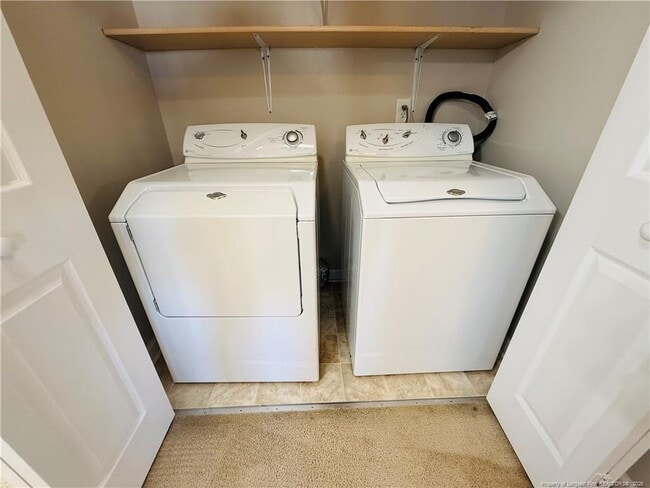 Building Photo - 84 Gloucester Ct