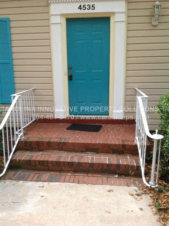 Building Photo - 4535 Dawnwood Dr