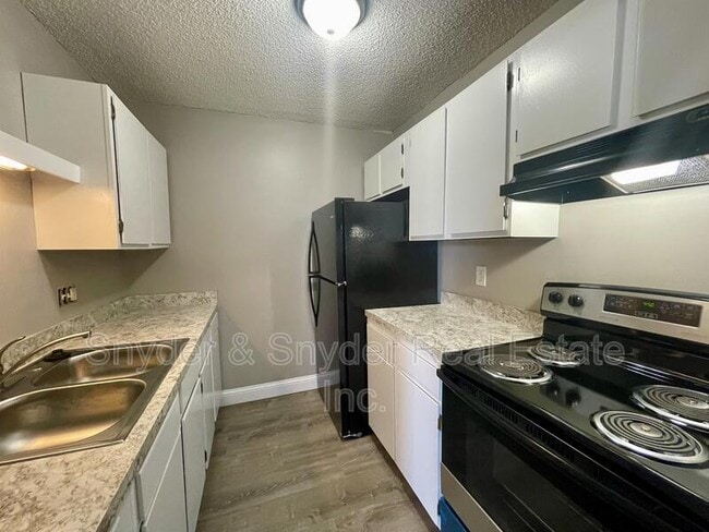 Building Photo - 2605 Terrace Ave