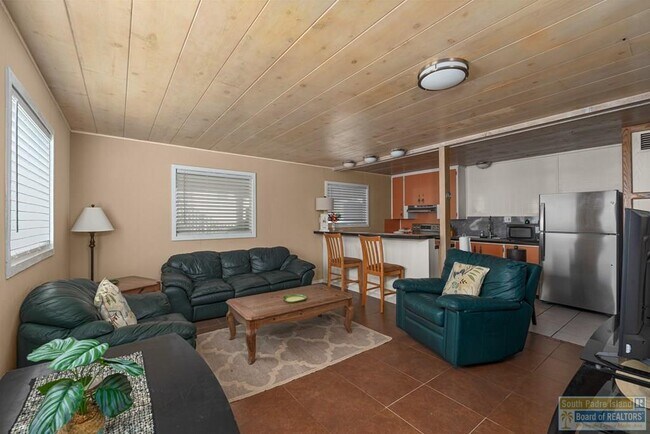 Building Photo - 2615 Gulf Blvd