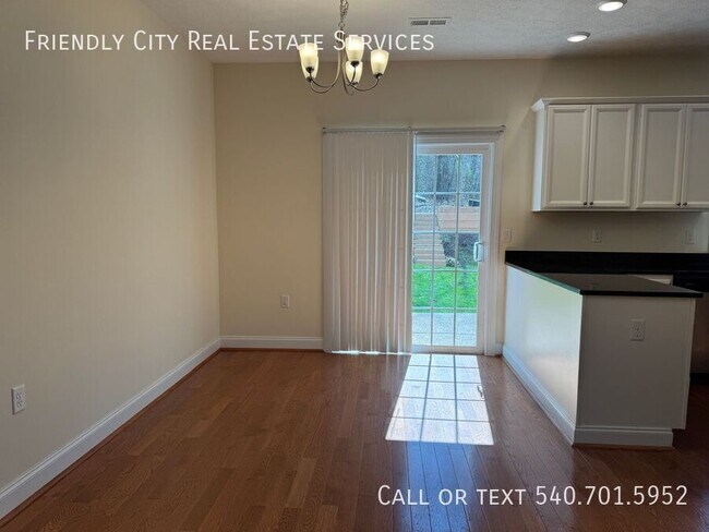 Building Photo - 565 Spring Oaks Drive