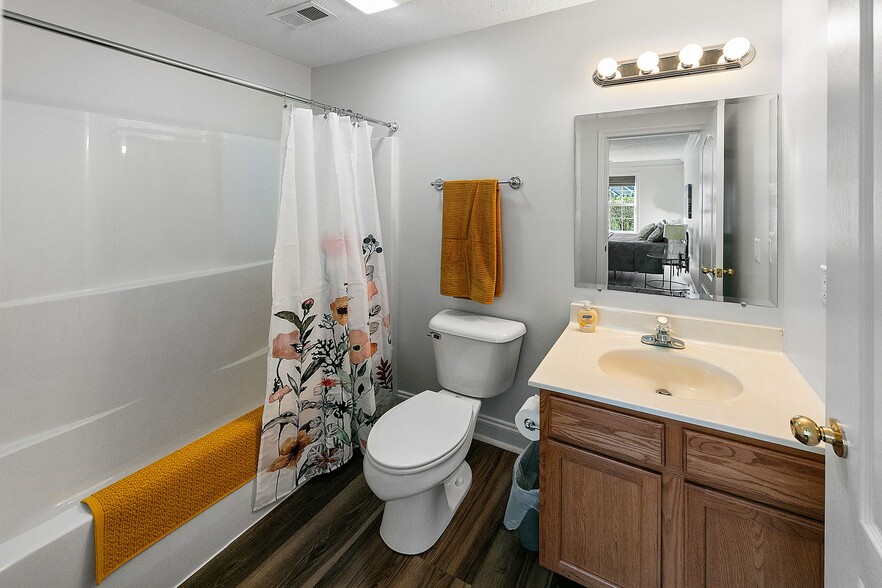 Building Photo - 3721 Willow Falls Way