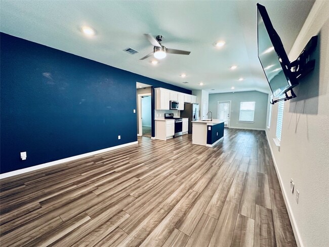 Building Photo - 1118 Amistad Lp