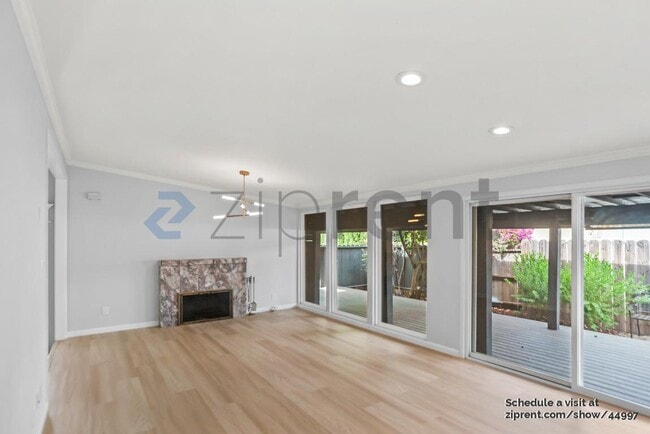 Building Photo - 1114 Lily Ave