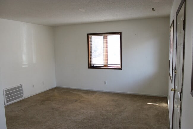 Building Photo - West Central Ames - tucked back behind street for more privacy