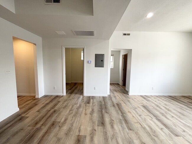 Building Photo - 1090 S 1100 E