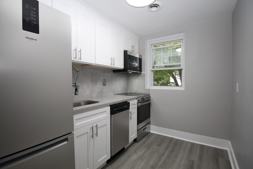 Building Photo - 17 Boswell Ave