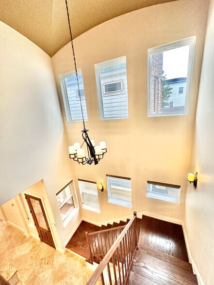 Building Photo - 6121 Hamman St