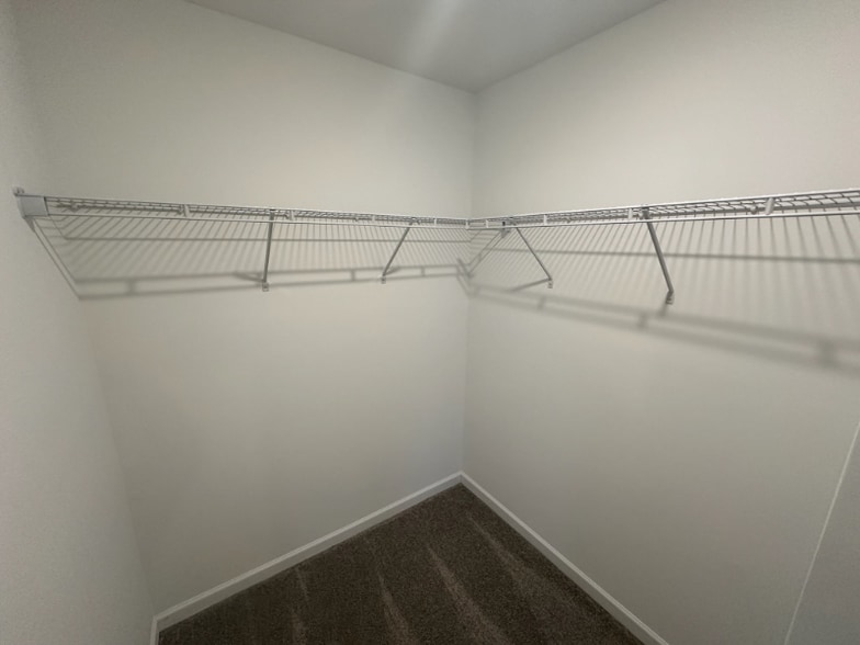 Building Photo - 39 River Rock St