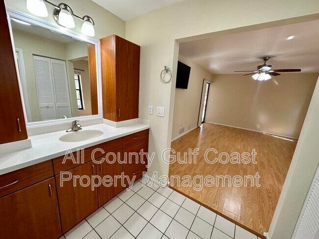 Building Photo - 1218 Waterside Ln