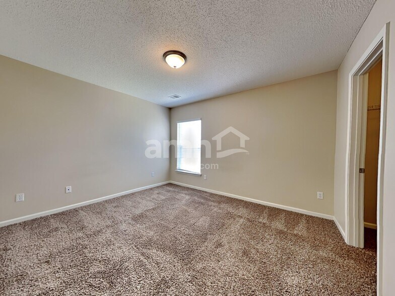 Building Photo - 1067 Briar Rose Ln