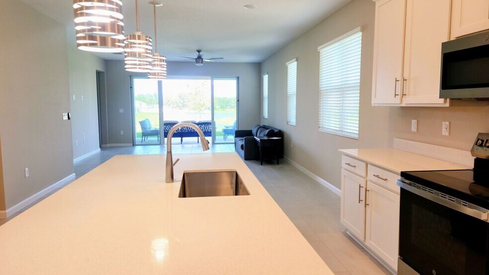 Building Photo - 917 Heirloom Dr
