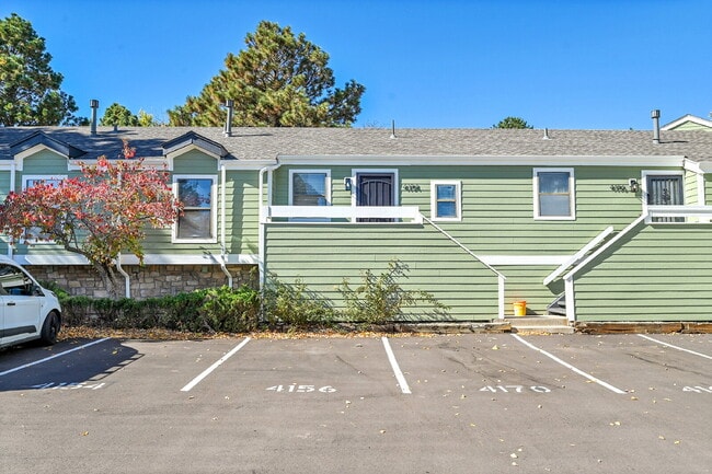 Building Photo - $2,130.95  - $500 OFF First Month's Rent - 3 Bedrooms, 2 Bathrooms Townhouse in Aurora with Washe...