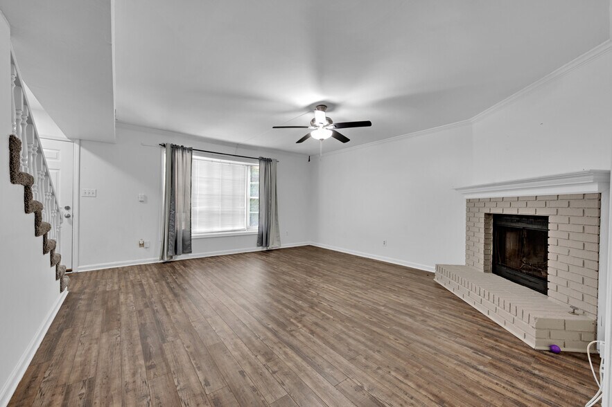 Building Photo - 2933 Riverwood Ter
