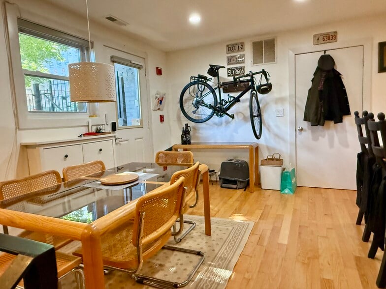 Dining room, looking at the pantry door - 1240 4th St NW