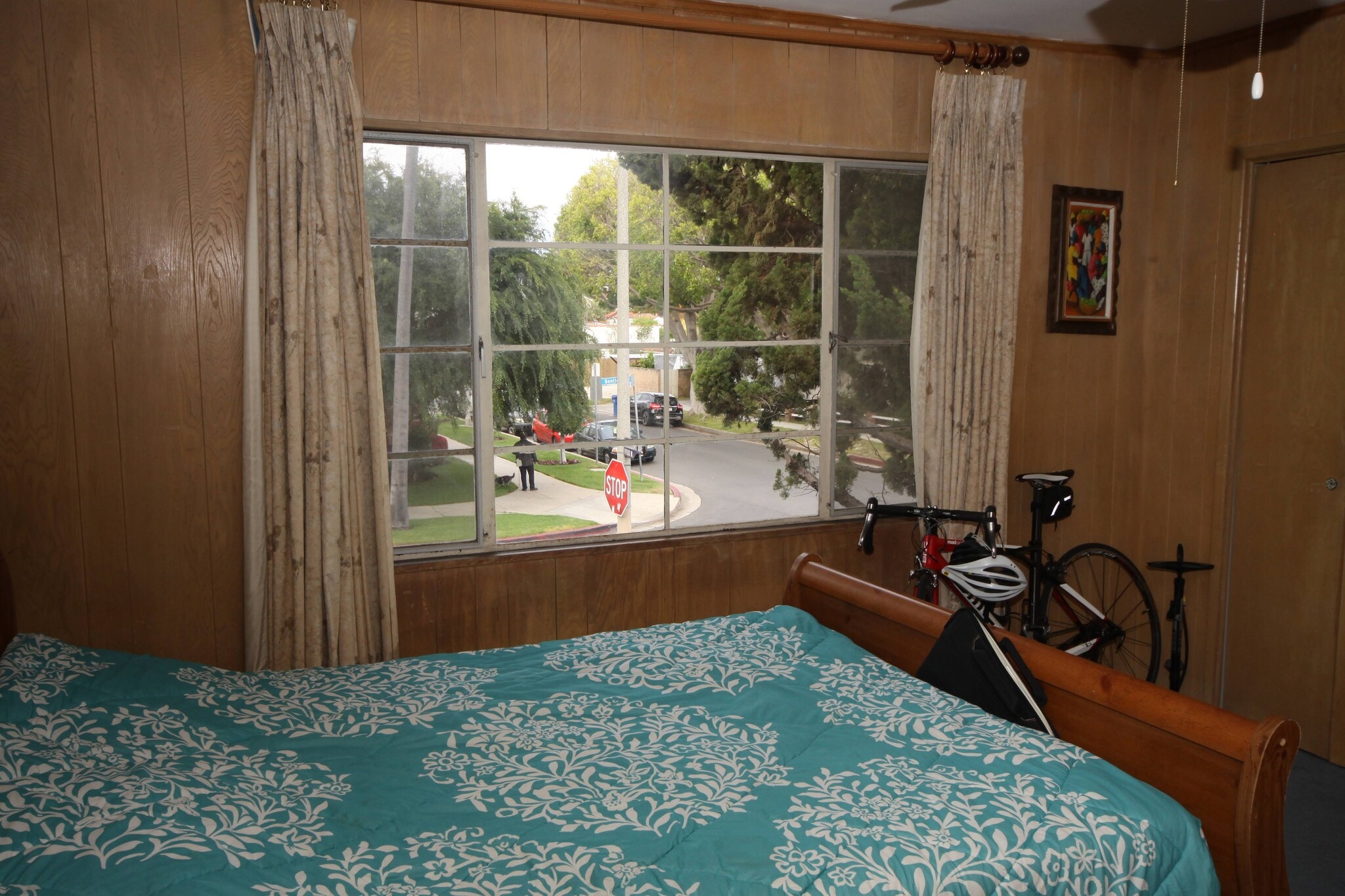 Paneled room with big bay window - 11061 Missouri Ave