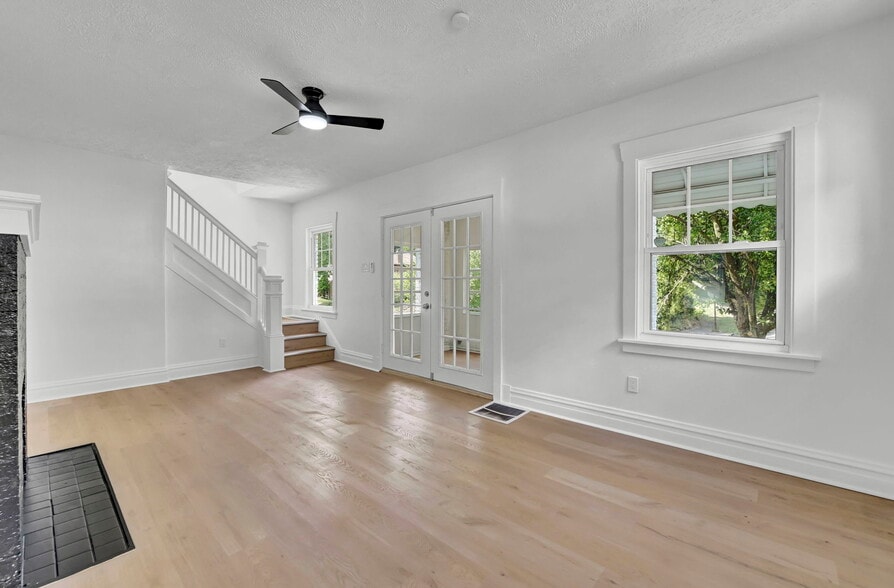 Building Photo - 1584 Hampton Rd