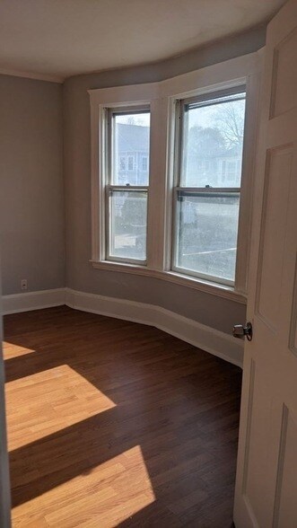 Building Photo - 137 Cedar St