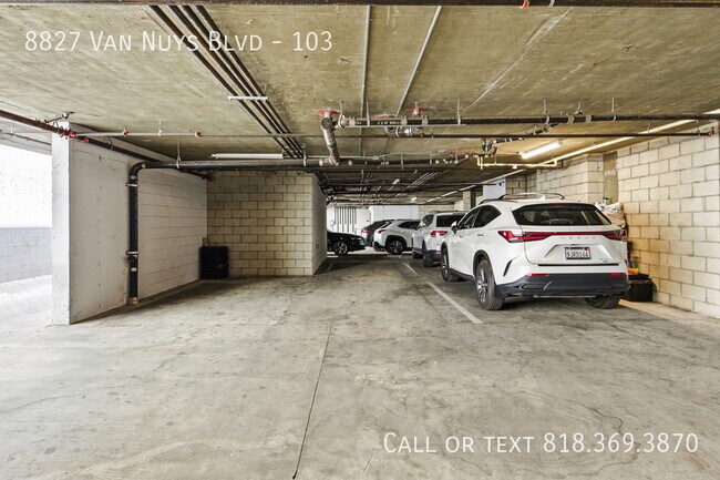 Building Photo - 8827 Van Nuys Blvd
