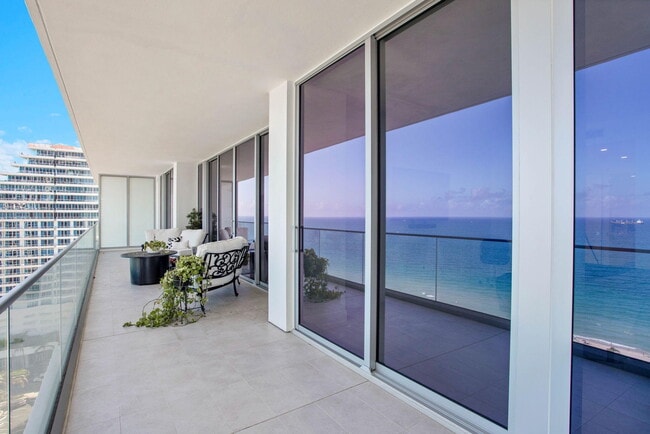 Building Photo - 153 N Seabreeze Blvd