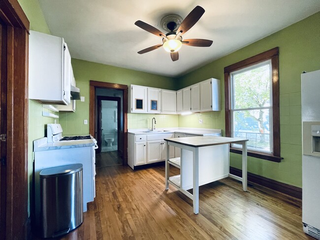 Kitchen w new sink, disposal, dishwasher - 4259 N Lawndale Ave