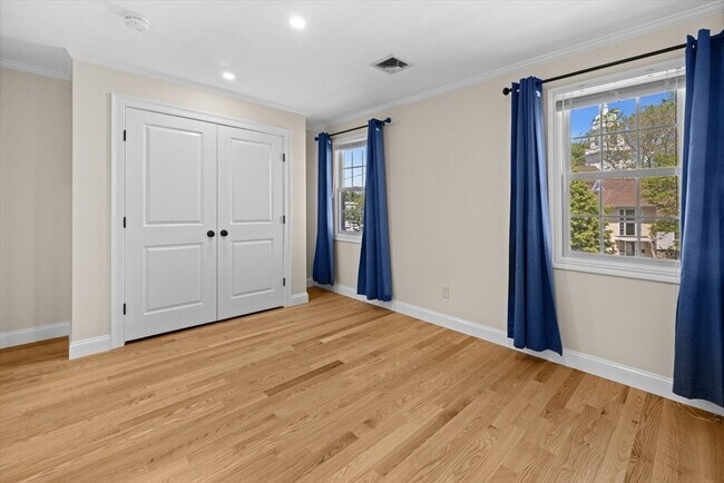 Building Photo - 57 Dedham Ave