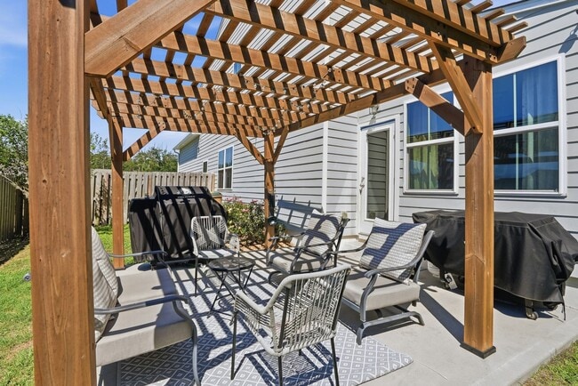 Building Photo - Magnolia Hill Home For Lease in Richmond Hill