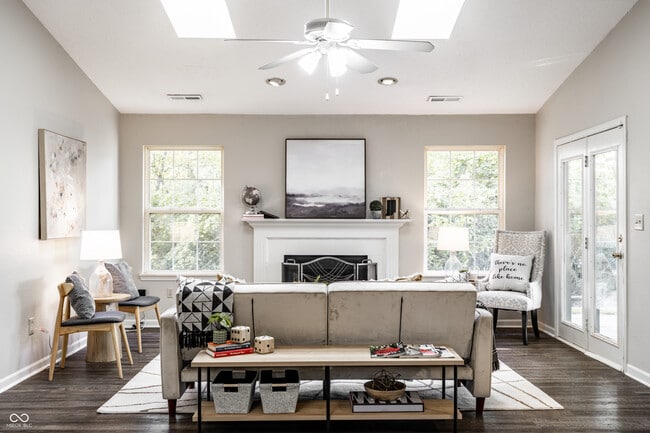 Building Photo - 10513 Blue Springs Ln