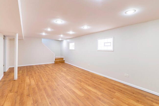 Building Photo - 5218 S Normandy Ave
