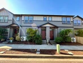 Building Photo - 611 NE 72nd St