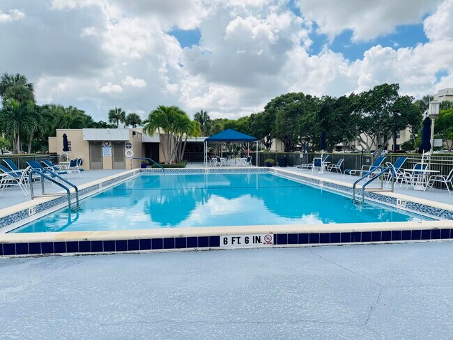 Building Photo - 2430 Deer Creek Country Club Blvd
