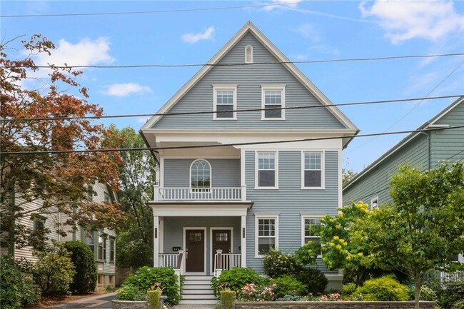 Primary Photo - 597 Angell St