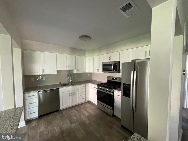 Building Photo - 167 Andover Pl