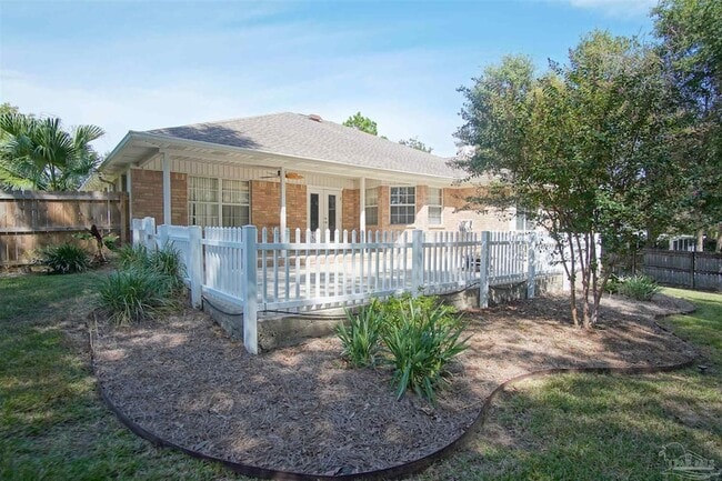 Building Photo - 5947 Grandview Dr