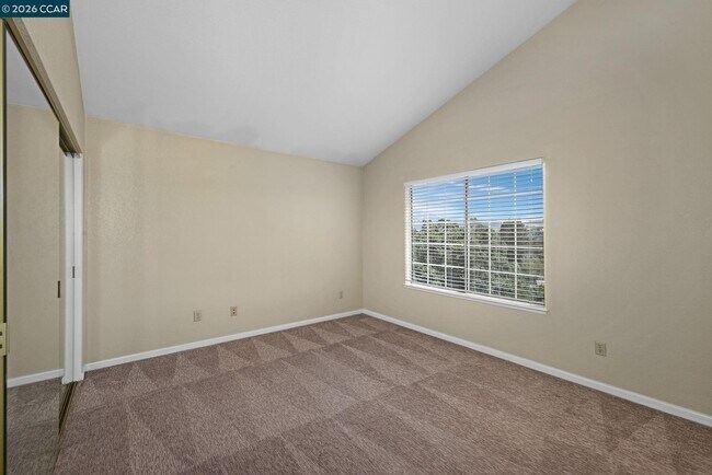 Building Photo - 1319 Strawberry Ct