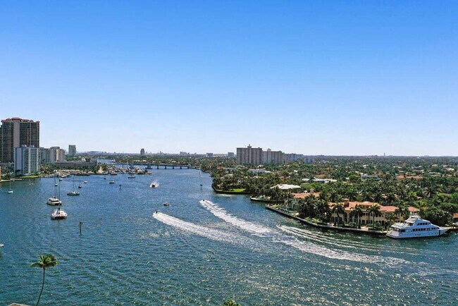 Building Photo - 2908 Bayshore Dr