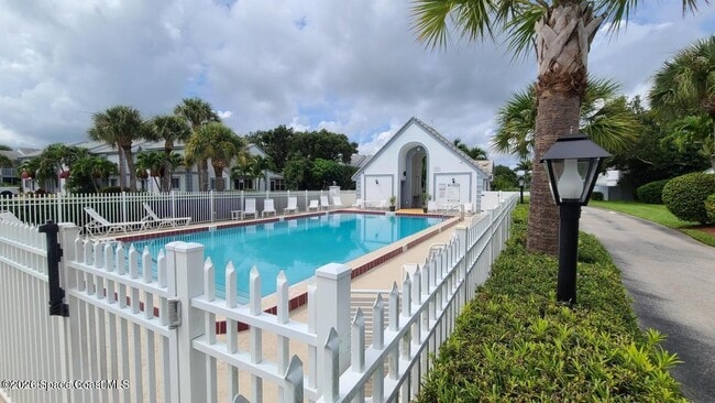 Building Photo - 608 Beach Park Ln
