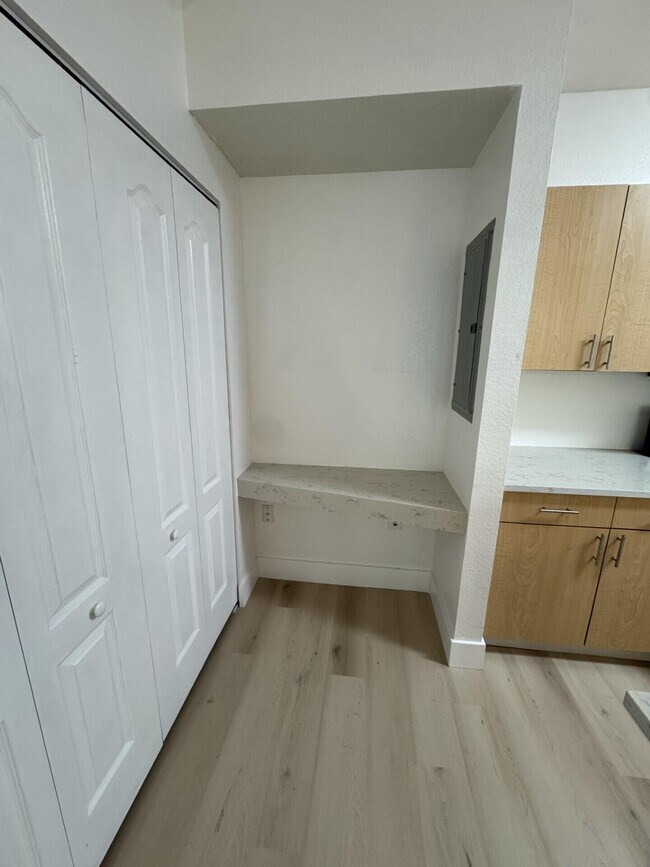 Building Photo - 110 SW Peacock Blvd