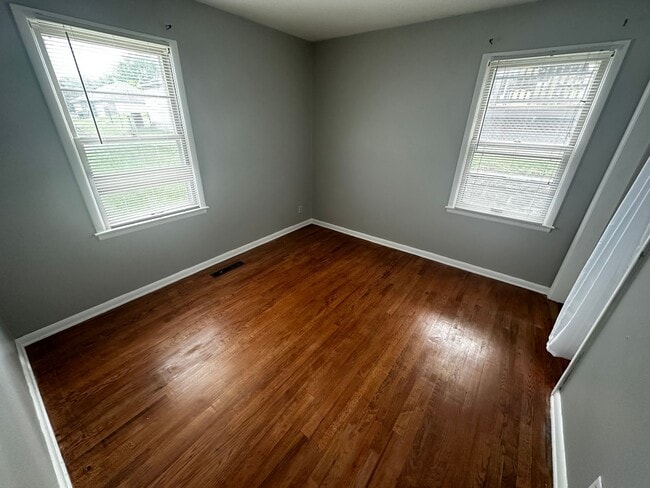 Building Photo - 3404 Doniphan Ave