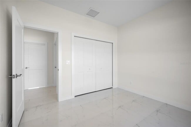 Building Photo - 13 Polar Ct