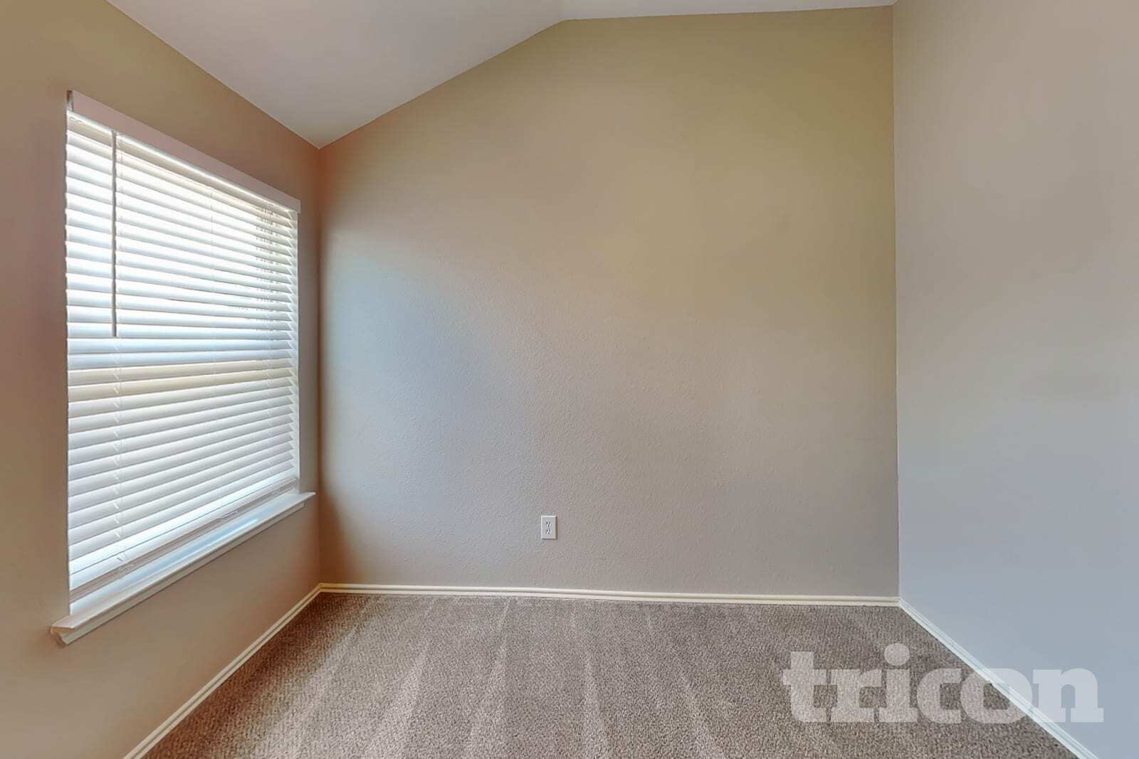 Building Photo - 4200 Agate Dr