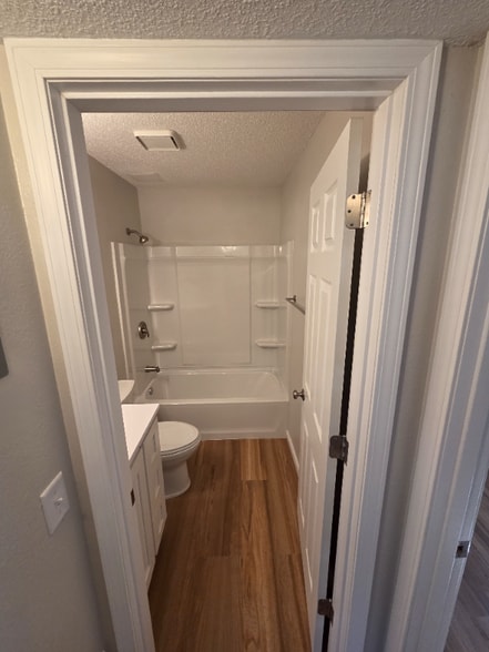 Building Photo - 1349 Main St