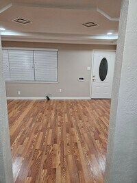 Building Photo - 526 Heidrich St