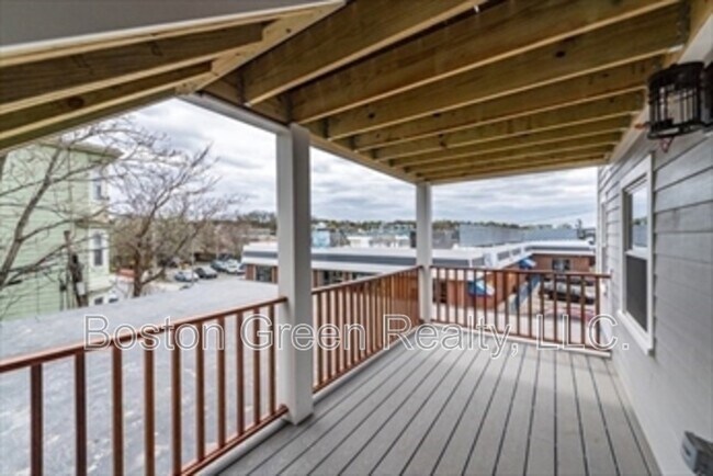 Building Photo - 2 Rossmore Road