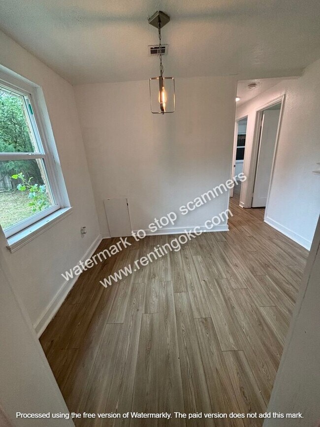 Building Photo - Nice 3 bedroom ready to go!