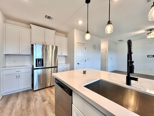 Building Photo - Modern 3/BR 2.5/BA Home with Porch, Deck &...