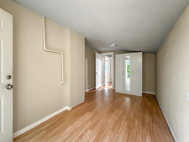 Building Photo - 12060 10th Ave S