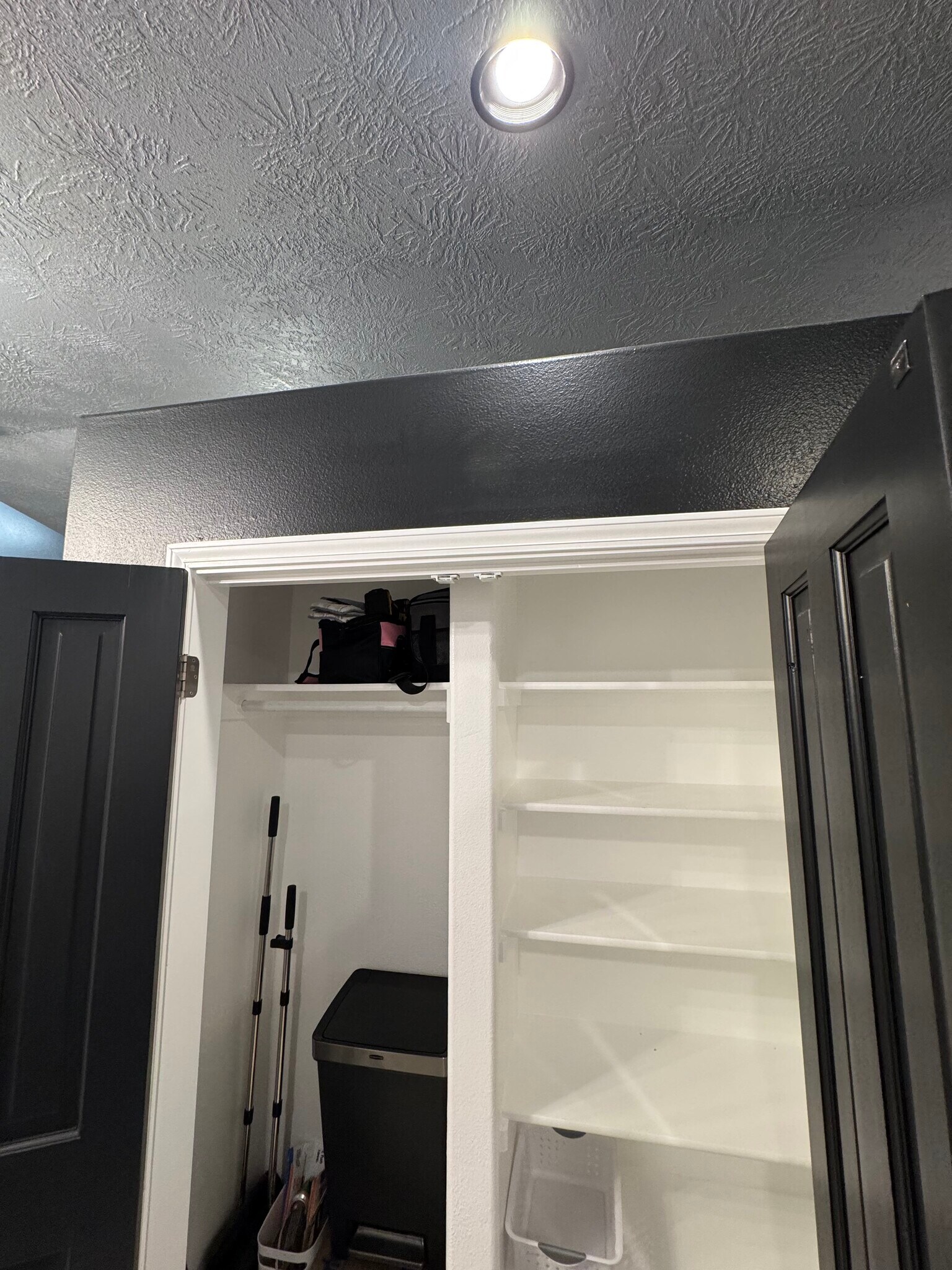 Building Photo - 1431 E Drucker St