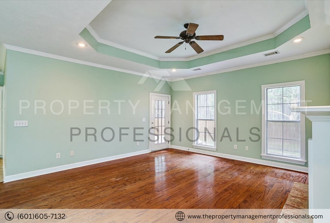 Building Photo - Cute, Comfortable and Convenient!