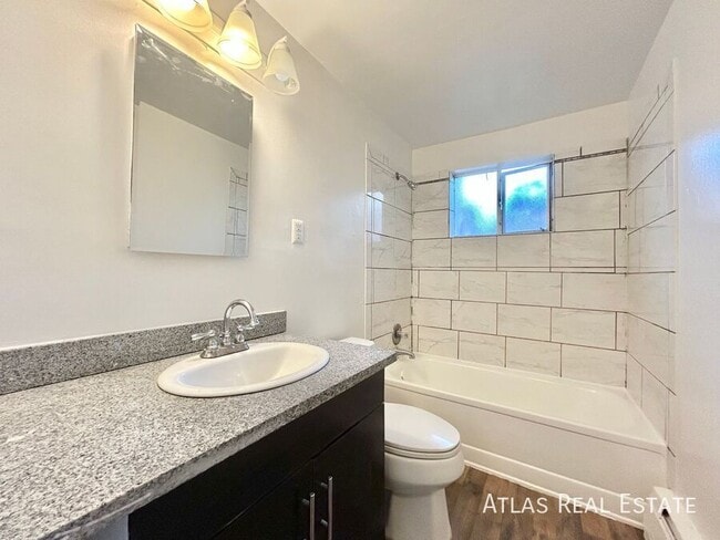 Building Photo - 878 Linley Ct